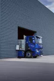 Renault Trucks E-Tech C en charge dans un entrepôt