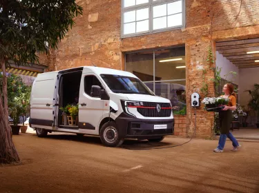 Renault Trucks E-Tech Master 4 Red EDITION