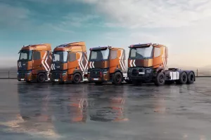 Smat Racer Model Year 2025 range: long-distance, construction and heavy construction vehicles incorporating rear-view cameras (CMS: Camera Monitoring System) to replace rear-view mirrors).