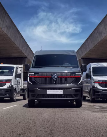 1344716_renault-trucks-master-line-up