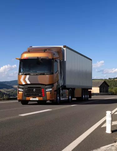 1388593_renault-trucks-model-year-2025-8